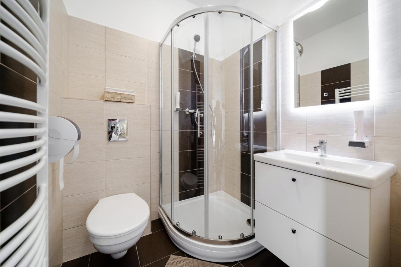 Pipacs Panir & Grill Garden Vendeghaz Hotel Győrújbarát Eksteriør billede