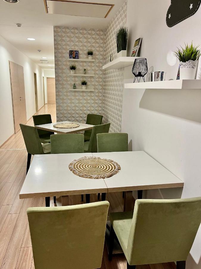 Pipacs Panir & Grill Garden Vendeghaz Hotel Győrújbarát Eksteriør billede