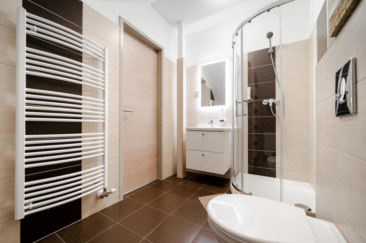 Pipacs Panir & Grill Garden Vendeghaz Hotel Győrújbarát Eksteriør billede