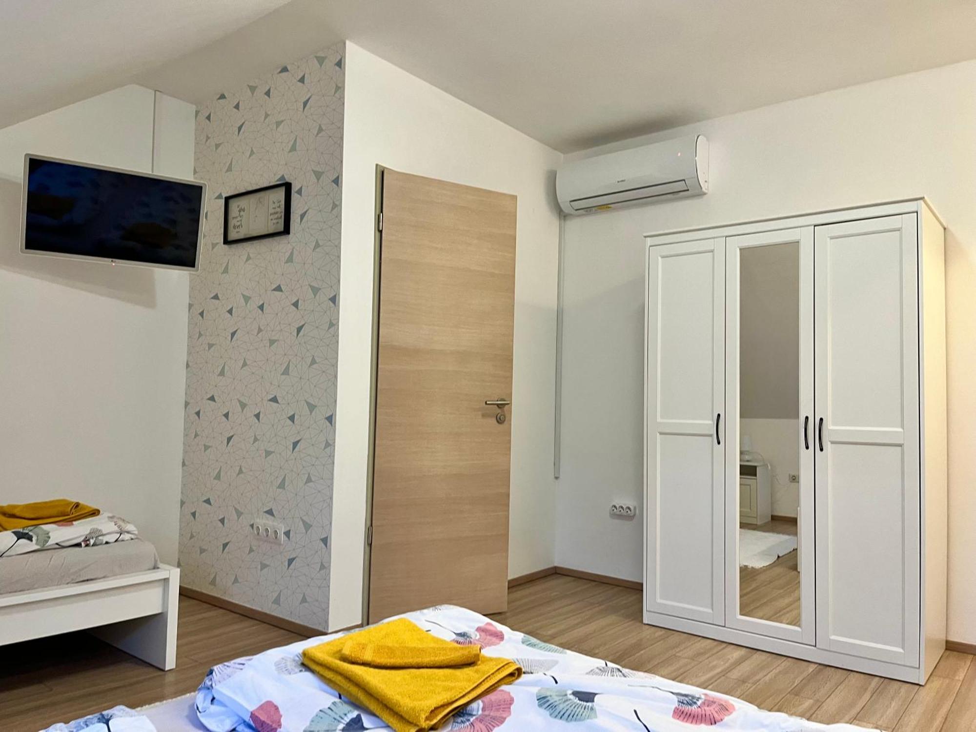 Pipacs Panir & Grill Garden Vendeghaz Hotel Győrújbarát Eksteriør billede
